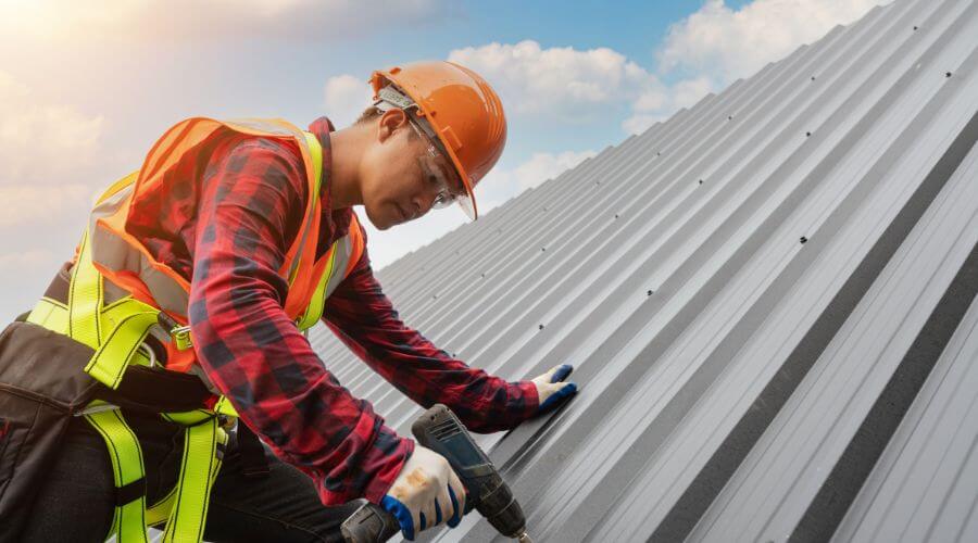 Professional gutter cleaning in Gibbonsville, ID